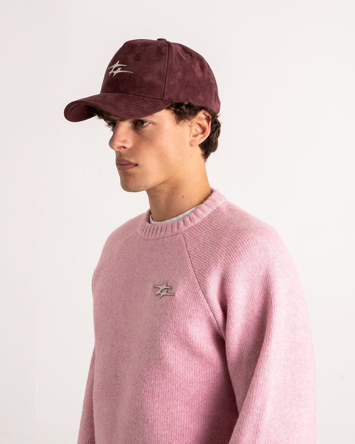 SUEDE LOGO CAP BURGUNDY