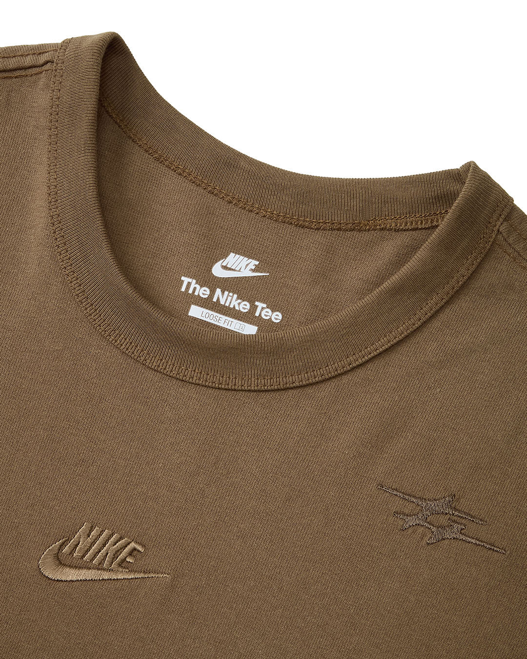 NIKE PREMIUM ESSENTIALS TEE MOSSWOOD BROWN
