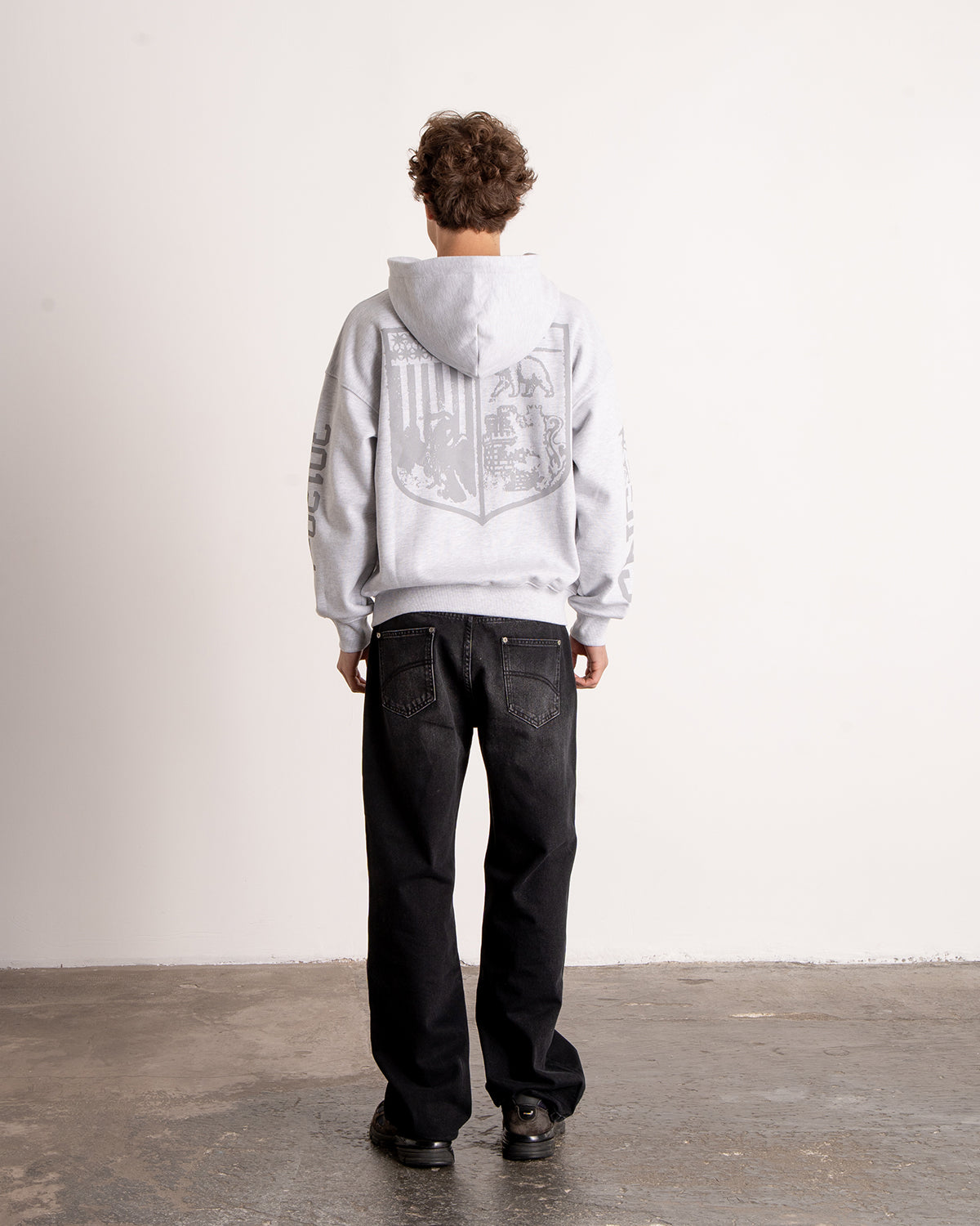 HERALDIC ZIPPER GRAY