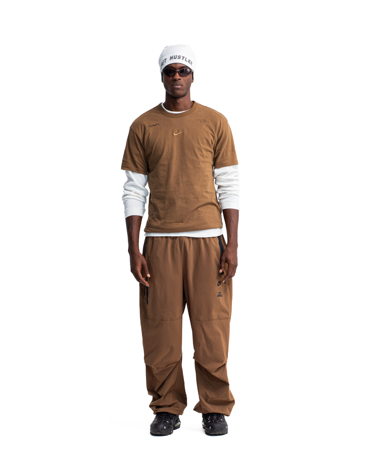 NIKE PREMIUM ESSENTIALS TEE MOSSWOOD BROWN