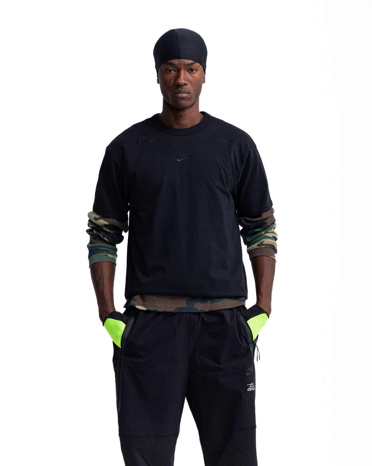 NIKE PREMIUM ESSENTIALS TEE BLACK
