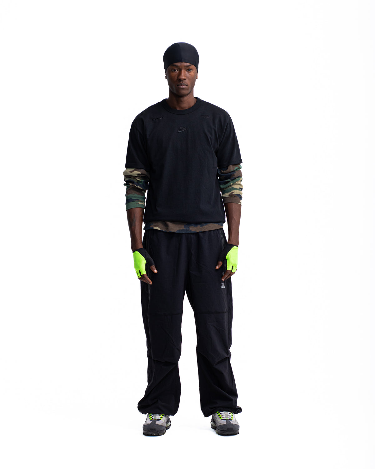 NIKE PREMIUM ESSENTIALS TEE BLACK