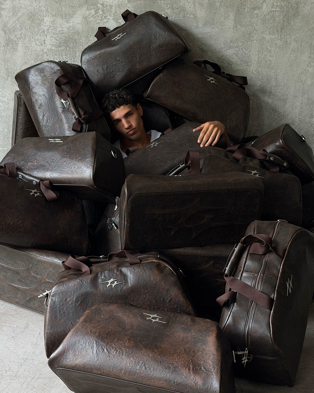 ARTEFACT_01 [STONE DUFFLE BAG]